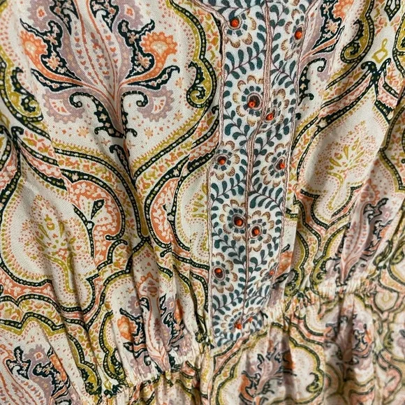 Woman’s dress - Picture 8 of 9